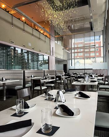 Full-service restaurant & bar with apartment delivery